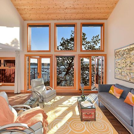 Salishan Tree House Suite Cowichan Bay Exteriör bild