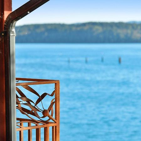 Salishan Tree House Suite Cowichan Bay Exteriör bild