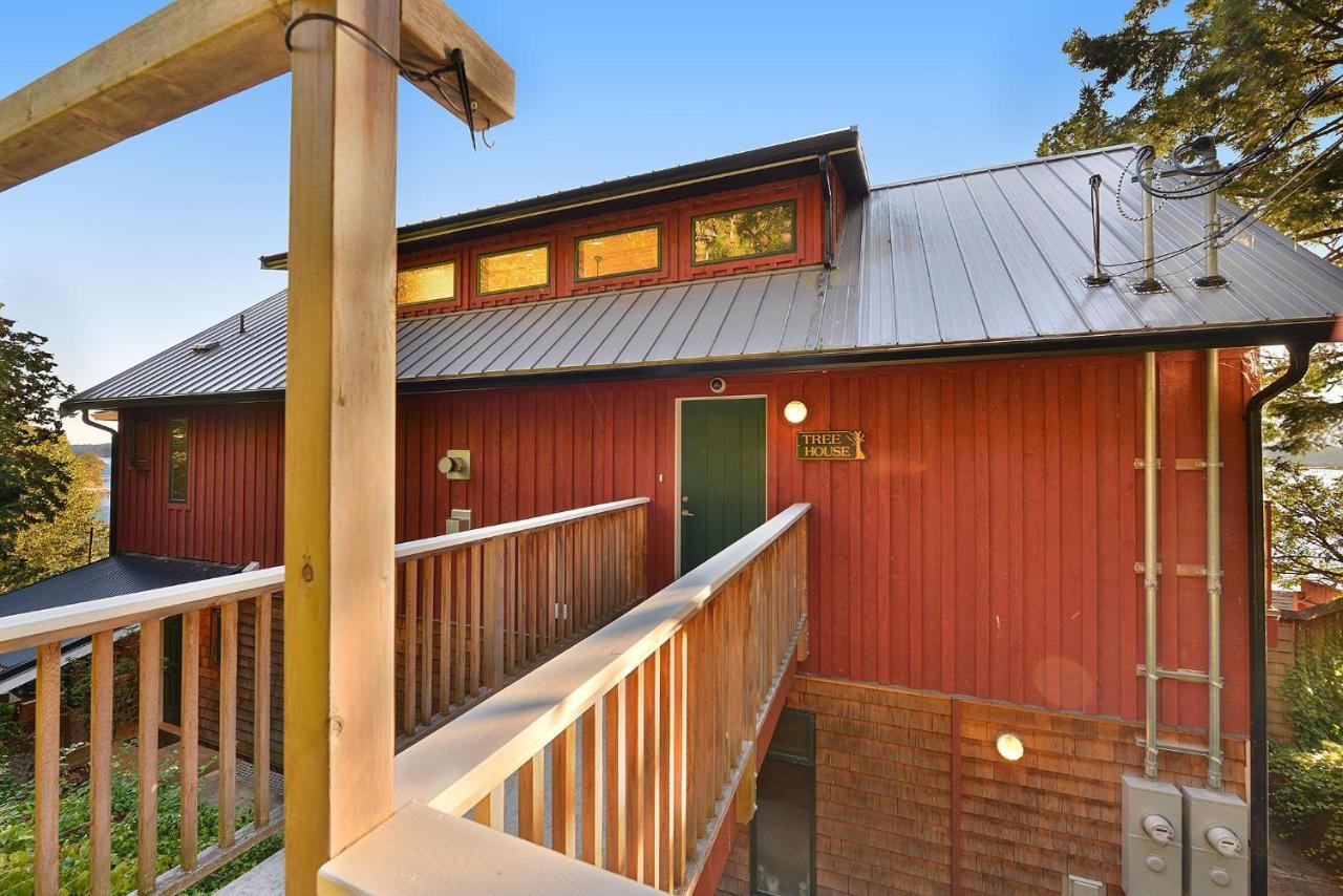 Salishan Tree House Suite Cowichan Bay Exteriör bild