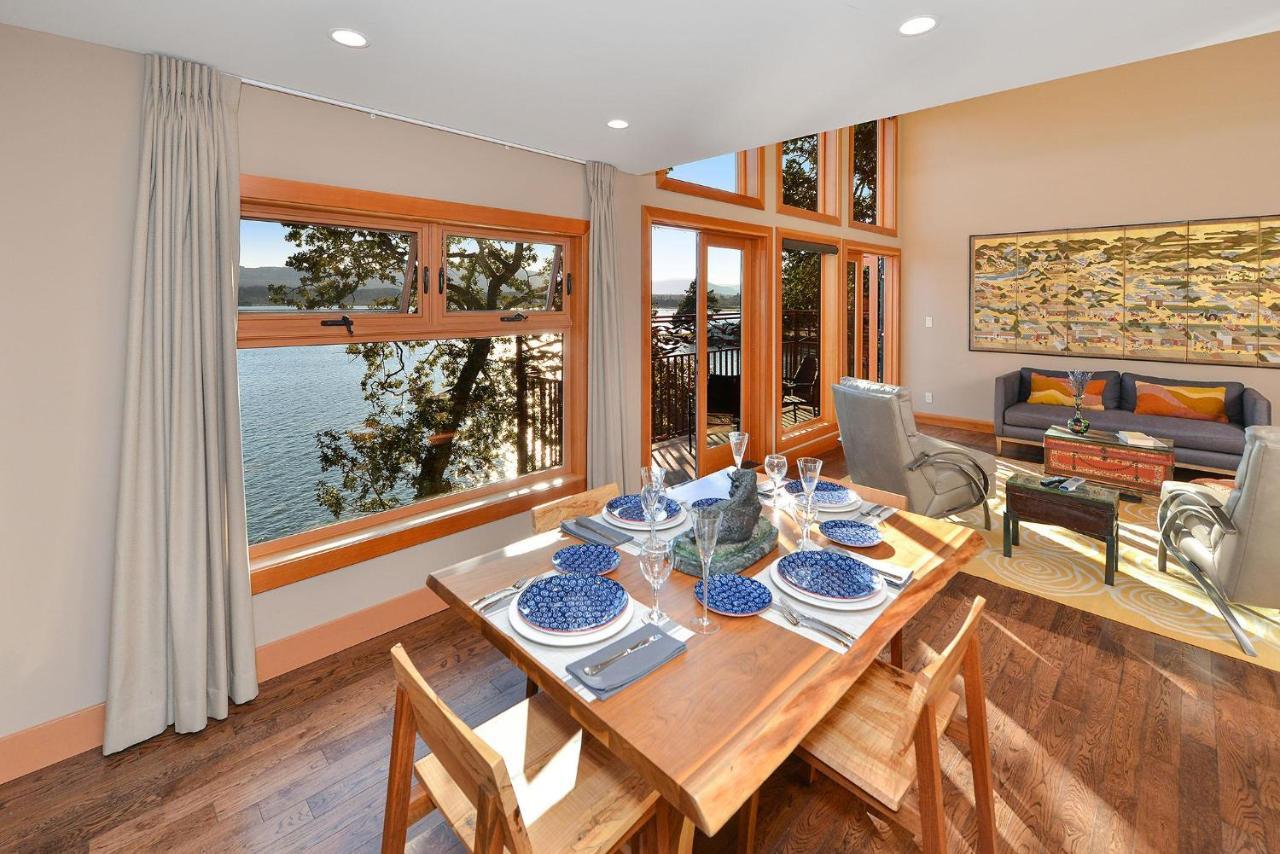 Salishan Tree House Suite Cowichan Bay Exteriör bild