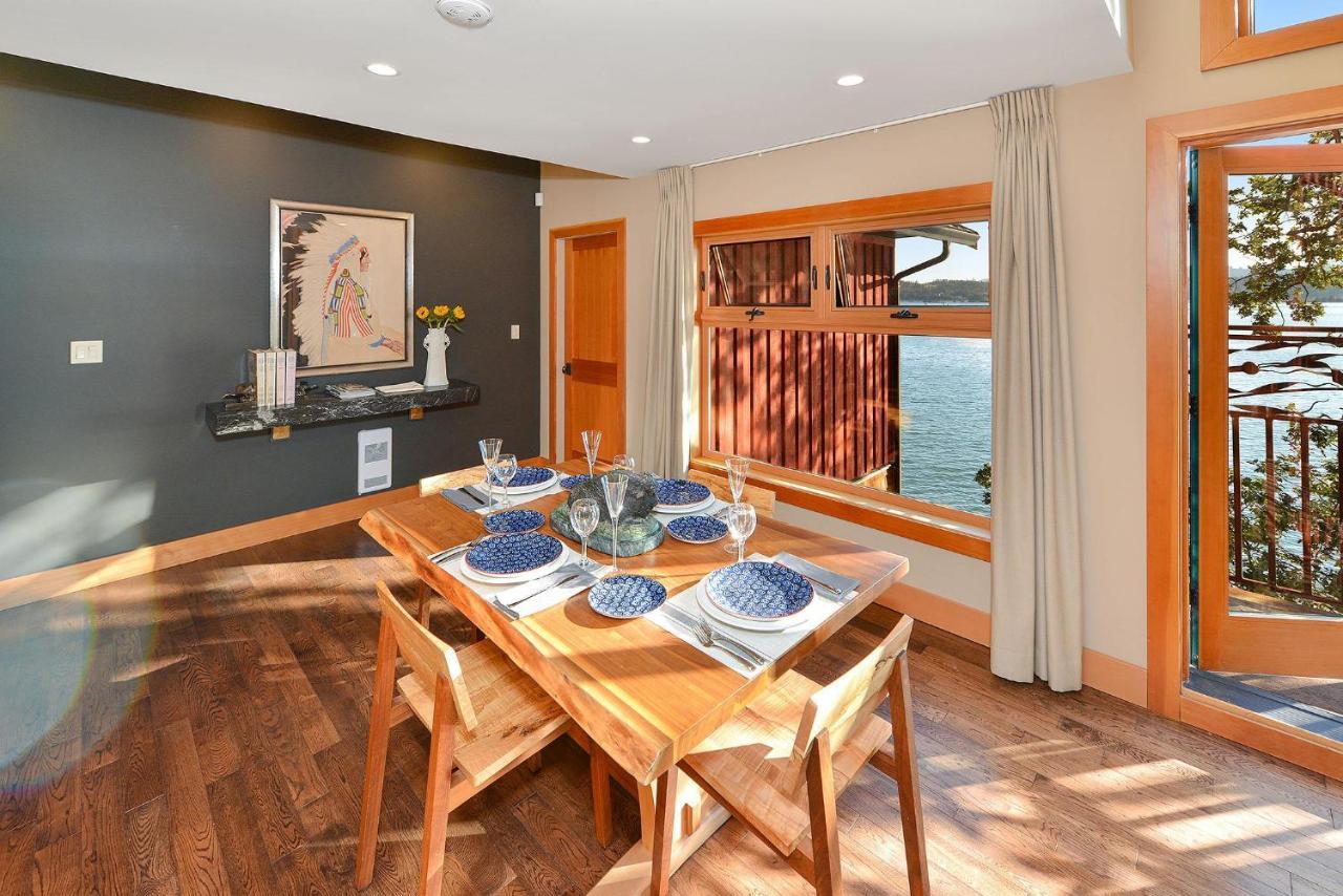 Salishan Tree House Suite Cowichan Bay Exteriör bild
