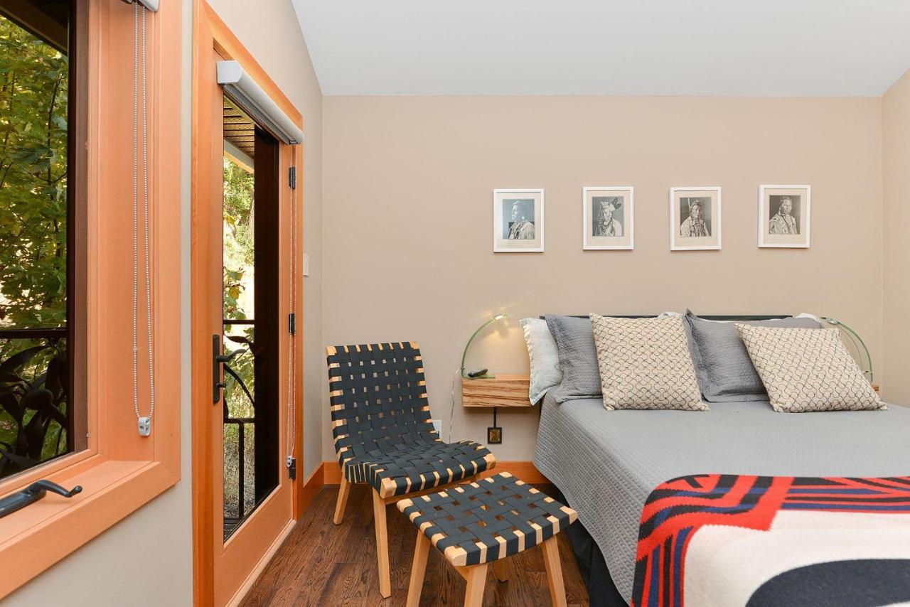 Salishan Tree House Suite Cowichan Bay Exteriör bild