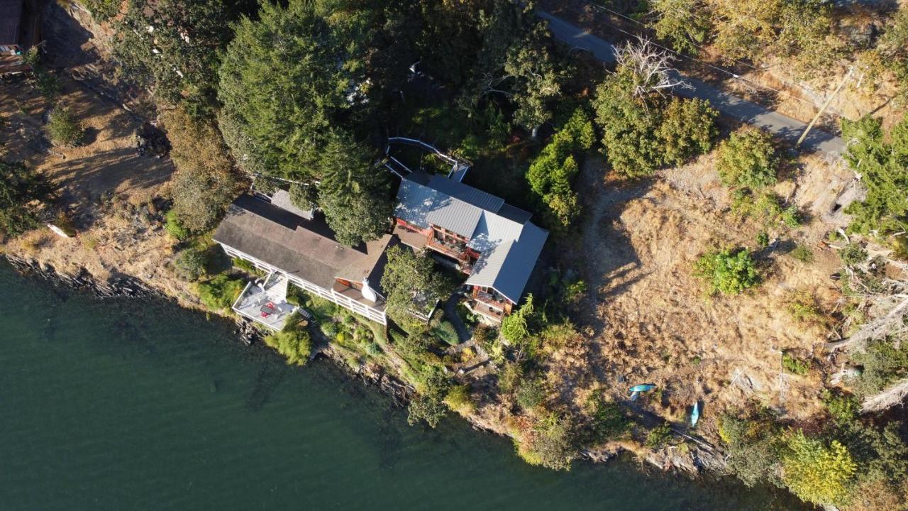 Salishan Tree House Suite Cowichan Bay Exteriör bild