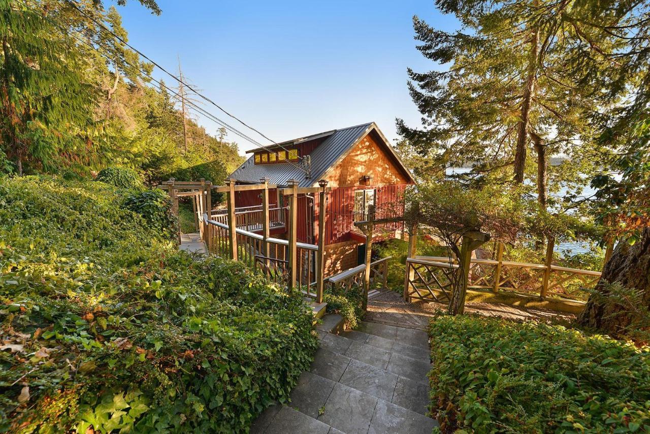 Salishan Tree House Suite Cowichan Bay Exteriör bild