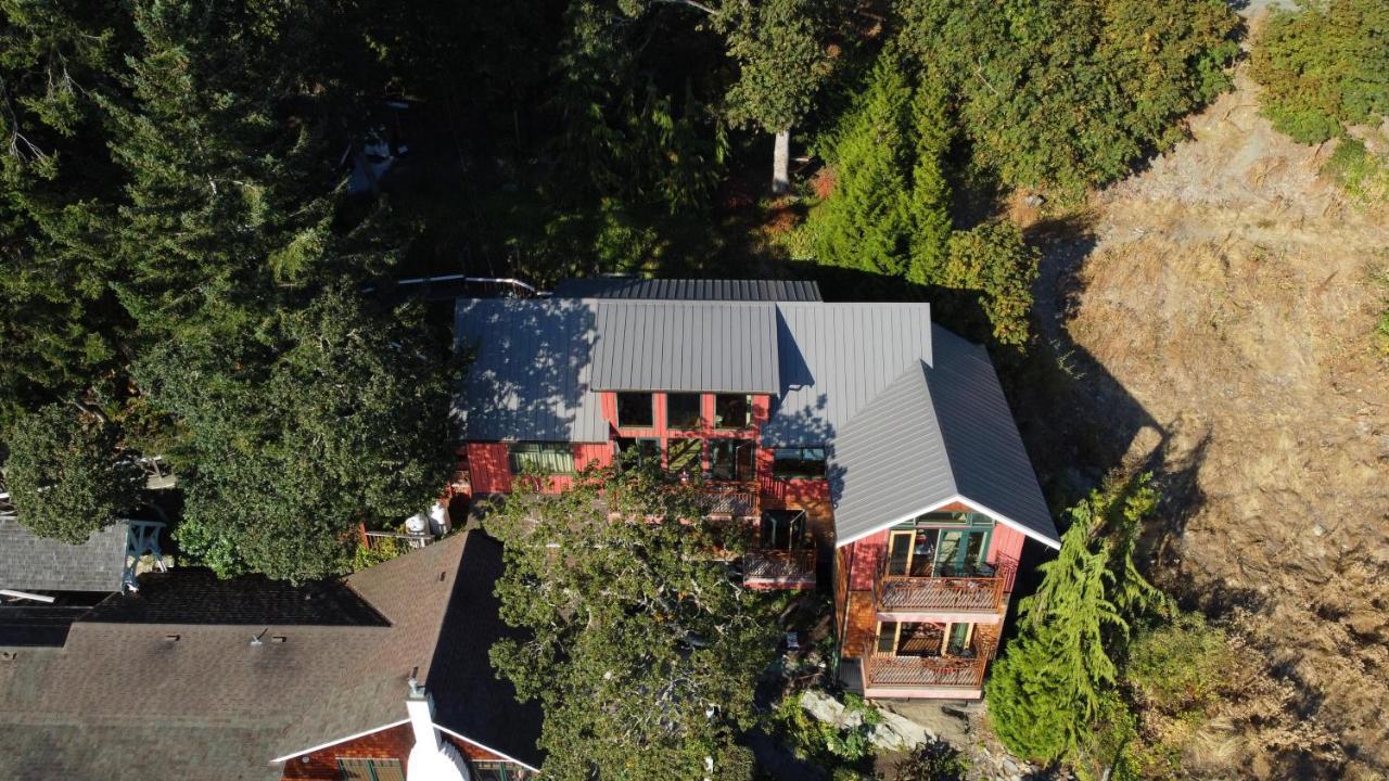 Salishan Tree House Suite Cowichan Bay Exteriör bild