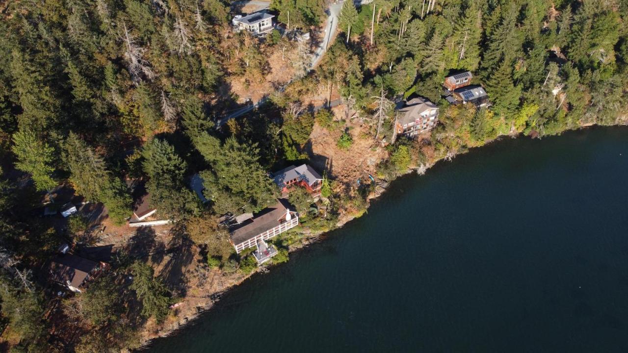 Salishan Tree House Suite Cowichan Bay Exteriör bild