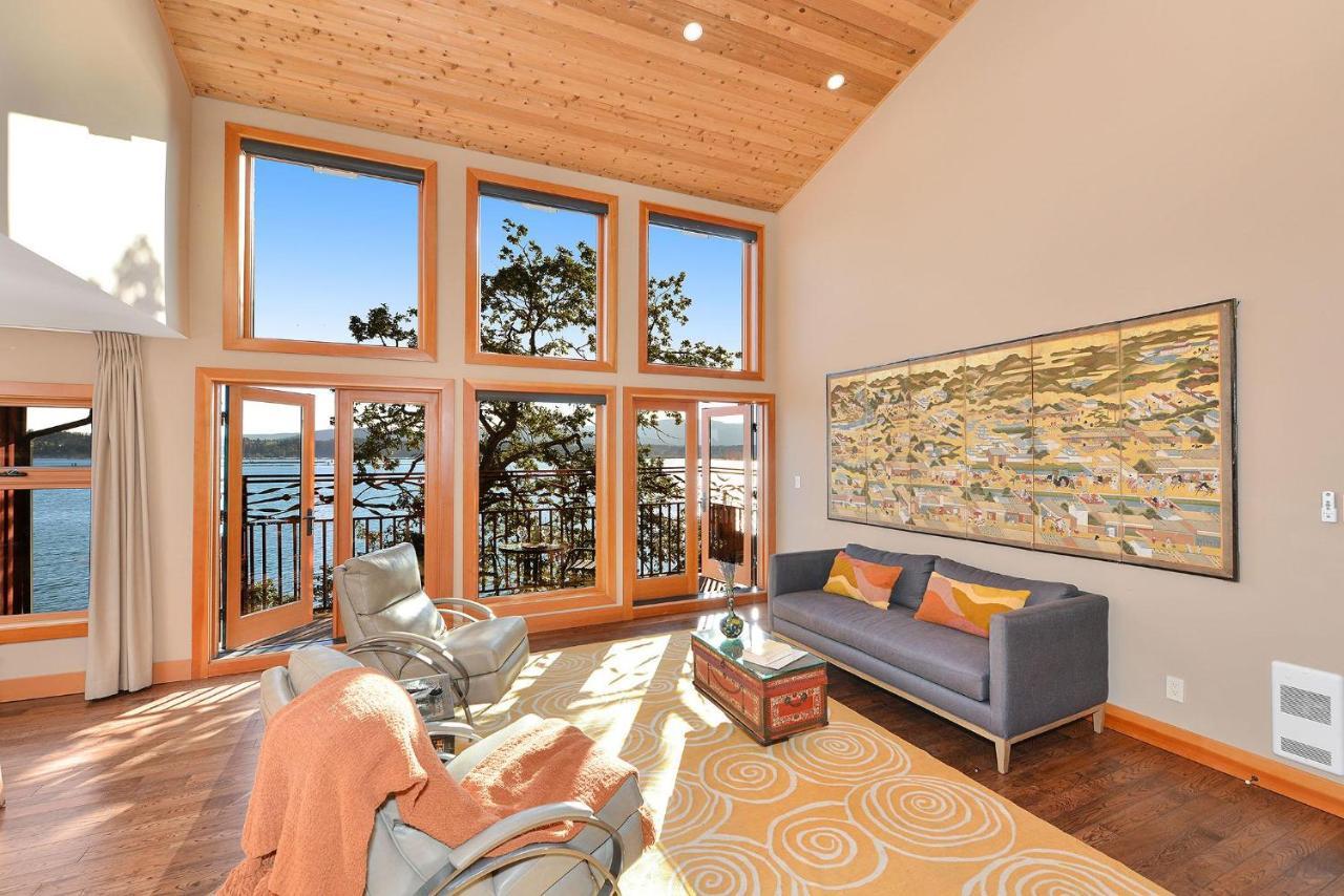 Salishan Tree House Suite Cowichan Bay Exteriör bild