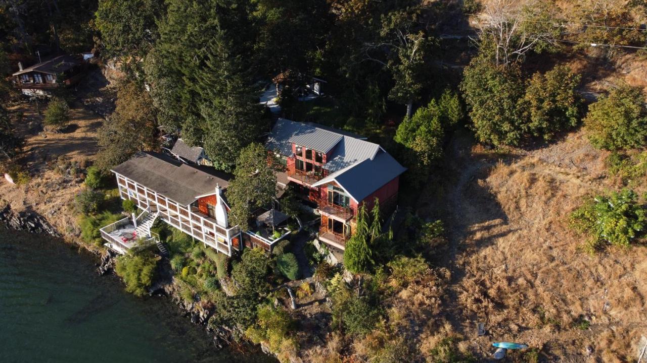 Salishan Tree House Suite Cowichan Bay Exteriör bild